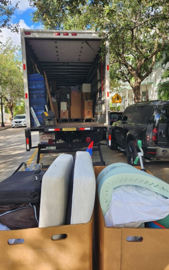 Miami moving company providing secure storage solutions and packing services